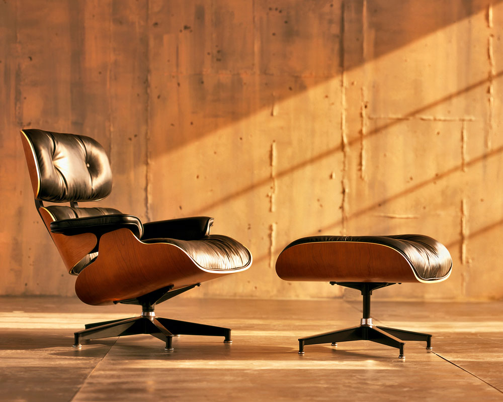 Được sản xuất từ năm 1956 và qua nhiều sự phát triển, ngày nay Eames vẫn là một mẫu ghế được hàng ngàn người yêu thích.